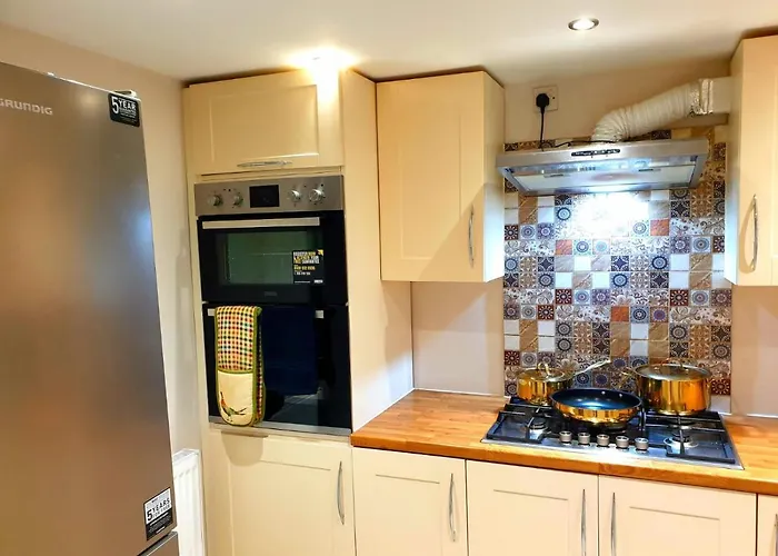 Elegant 2 Bed In