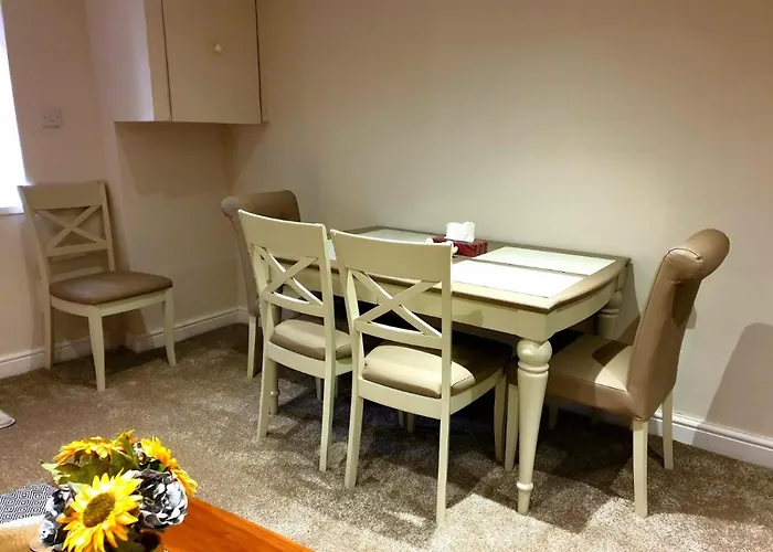 Elegant 2 Bed In